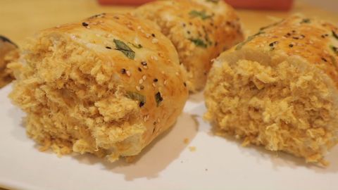 2 cách làm bánh mì cuộn chà bông thơm ngon khó cưỡng chuẩn vị