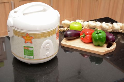 Nồi cơm nắp gài Sharp KS-11EV