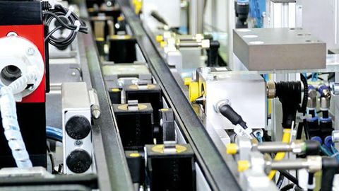 Dữ liệu từ cảm biến là rất quan trọng trong việc tối ưu hóa hệ thống sản xuất