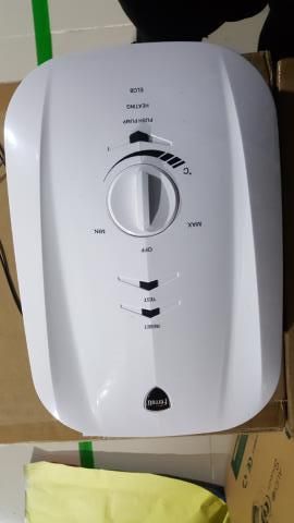 Bình nóng lạnh trực tiếp Ferroli 4500W MIDO-MSP 4.5S