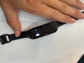 Vòng tay thông minh Samsung Galaxy Fit2 đen