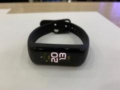  Vòng tay thông minh Samsung Galaxy Fit2 đen 