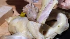  Cách làm gà hấp muối bằng nồi cơm điện đơn giản mềm ngon đậm đà hương vị 
