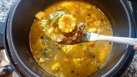 Cách làm đuôi bò hầm bí đỏ thơm ngon, bổ dưỡng cho cả nhà