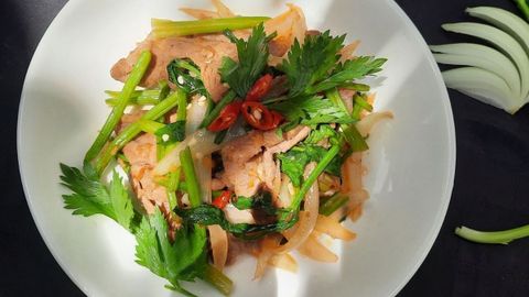 2 Cách làm cần tây xào thịt heo thơm ngon, đơn giản cho cả nhà