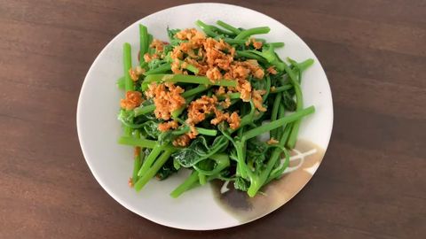 Cách làm đọt mướp xào tỏi giòn ngon, ngọt nước, dễ làm tại nhà