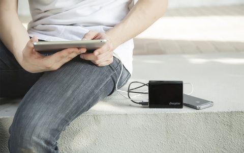 Nguy Hiểm Tiềm Tàng Từ Pin Sạc Dự Phòng Dởm