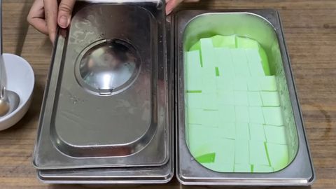 Cách làm pudding dưa lưới uống trà sữa thơm mát lạ miệng cực đơn giản