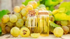  Dầu hạt nho có tốt không? Dầu hạt nho mua ở đâu? Cách sử dụng dầu hạt nho 