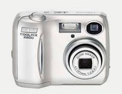  Nikon Coolpix 2200 