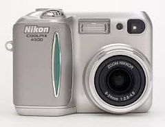  Nikon Coolpix 4300 