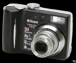 Nikon Coolpix 7900