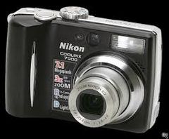  Nikon Coolpix 7900 