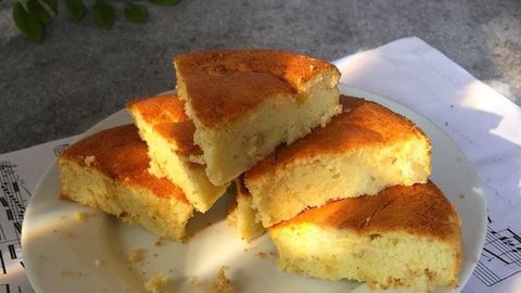 Cách làm bánh bông lan chà bông bằng nồi chiên không dầu siêu ngon