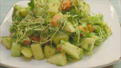 Cách làm salad bơ mè rang thơm ngon, bổ dưỡng chuẩn ngoài hàng