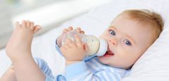  Sữa mẹ để ngoài được bao lâu thì an toàn cho bé sử dụng không bị hỏng 