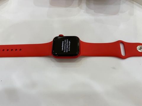 Apple Watch S6 GPS, 40mm PRODUCT(RED) Aluminium Case with PRODUCT(RED) Sport Band - Regular (M00A3VN/A)