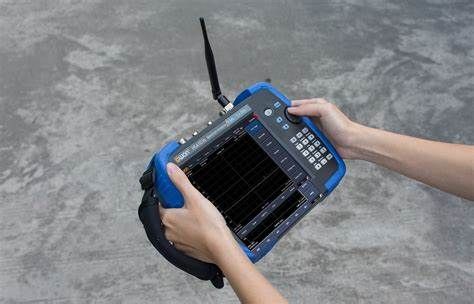 Máy phân tích phổ cầm tay Owon HSA1015 1.5GHz