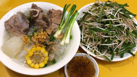 2 cách nấu hủ tiếu xương heo ngon miệng dễ làm nước dùng ngọt thanh hấp dẫn