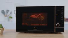  Review lò vi sóng có nướng Electrolux 25 lít dùng rã đông, nướng thực phẩm 