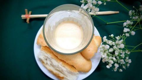 Cách làm kem trứng chấm bánh mì bằng máy đánh trứng cầm tay thơm béo