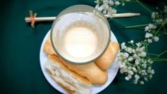  Cách làm kem trứng chấm bánh mì bằng máy đánh trứng cầm tay thơm béo 