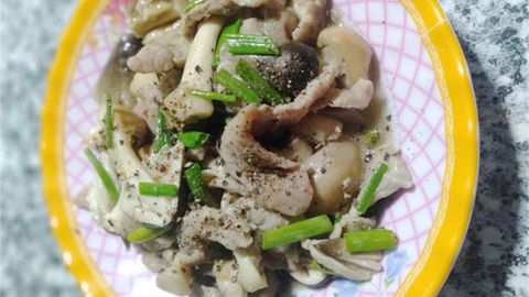Cách làm món thịt heo xào nấm rơm thơm ngon bổ dưỡng cực đơn giản