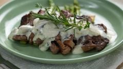  Cách làm bò bít tết (Beefsteak) sốt kem nấm thơm ngon đơn giản tại nhà 