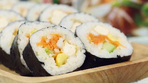 3 cách làm sushi chay thơm ngon đơn giản tại nhà ai cũng mê