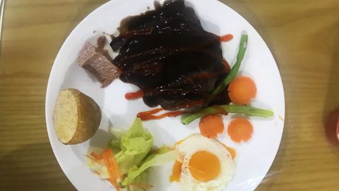 Cách làm bò bít tết sốt tiêu đen thơm ngon đơn giản tại nhà