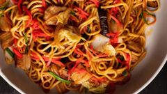 Cách nấu mì yaki soba hấp dẫn thơm ngon chuẩn Nhật đơn giản ngay tại nhà 