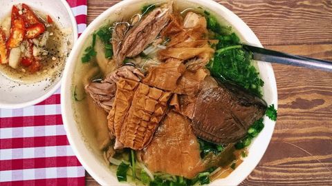 Cách nấu bún ngan măng khô thơm ngon đậm đà cho gia đình