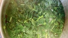  Cách nấu canh rau lang với tỏi cực kì đơn giản mà hấp dẫn cho bữa cơm 
