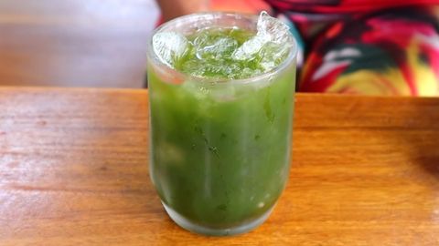 2 cách làm nước ép bồ công anh thanh mát tốt cho sức khỏe