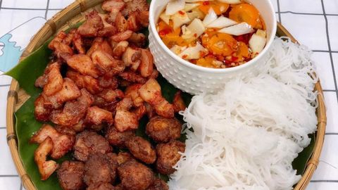 Cách làm bún chả bằng nồi chiên không dầu nhanh chóng, thơm ngon cho cả nhà
