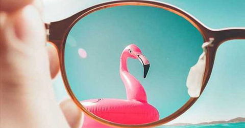 Mắt kính phân cực polarized là gì? Có lợi ích gì, nhận biết ra sao?
