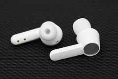  Tai nghe Bluetooth TWS Soundpeats Q Trắng 