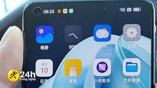 OPPO Reno7 Pro lộ ảnh thực tế: Màn hình chuyển sang thiết kế phẳng, viền dưới mỏng hơn Reno6 Pro, bạn thấy đẹp chứ?