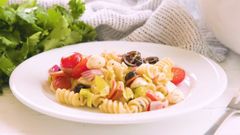  3 cách làm salad pasta đơn giản lạ miệng đổi vị cho bữa ăn gia đình 