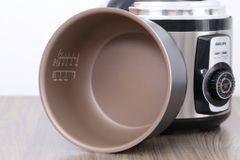  Nồi áp suất điện Philips HD2103/66 