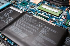  Pin, Vệ Sinh Bên Ngoài Laptop Asus Gaming Rog Gl502Vm 