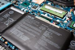  Pin, Vệ Sinh Bên Ngoài Laptop Asus Gaming Rog Gl702Vt 