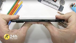 JerryRigEverything thực hiện bài kiểm tra độ bền với Pixel 6 Pro, không biết Flagship của Google có vượt qua ải này không đây!