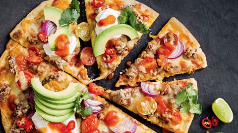 Pizza bao nhiêu calo? Ăn pizza có béo không và cách ăn pizza chuẩn người Ý