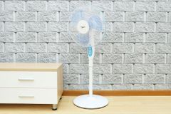  Quạt đứng Midea FS40-11V 