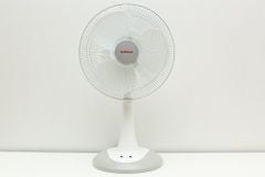 Quạt sạc Sunhouse SH762 