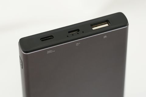 Pin sạc dự phòng Polymer 10000mAh Xmobile Atela 10 Nhôm Xám