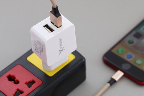 Adapter Sạc 2 cổng 2.4A X Mobile DS132-TB Trắng