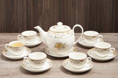  Bộ 14 món ấm trà sứ Minh Châu ngựa vàng MC-BAT01 