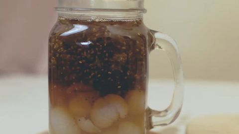 Cách làm trà nhãn hạt chia ngọt thanh, mát lạnh giải nhiệt mùa hè